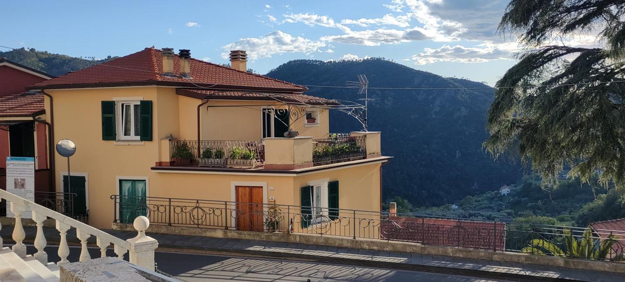 Camera Tra Le Cinque Terre, Camogli E Portofino. Vista Valle E Scorcio Mare All'Orizzonte Castiglione Chiavarese Eksteriør billede